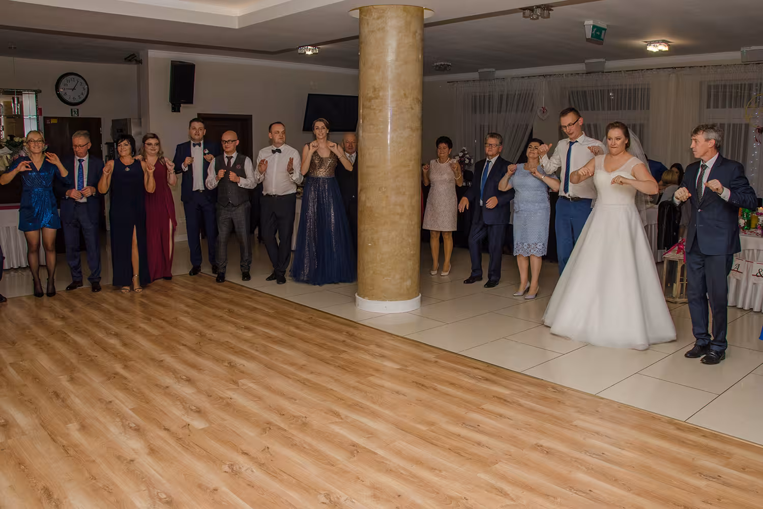 naturalna fotografia ślubna Jarocin pełna emocji
